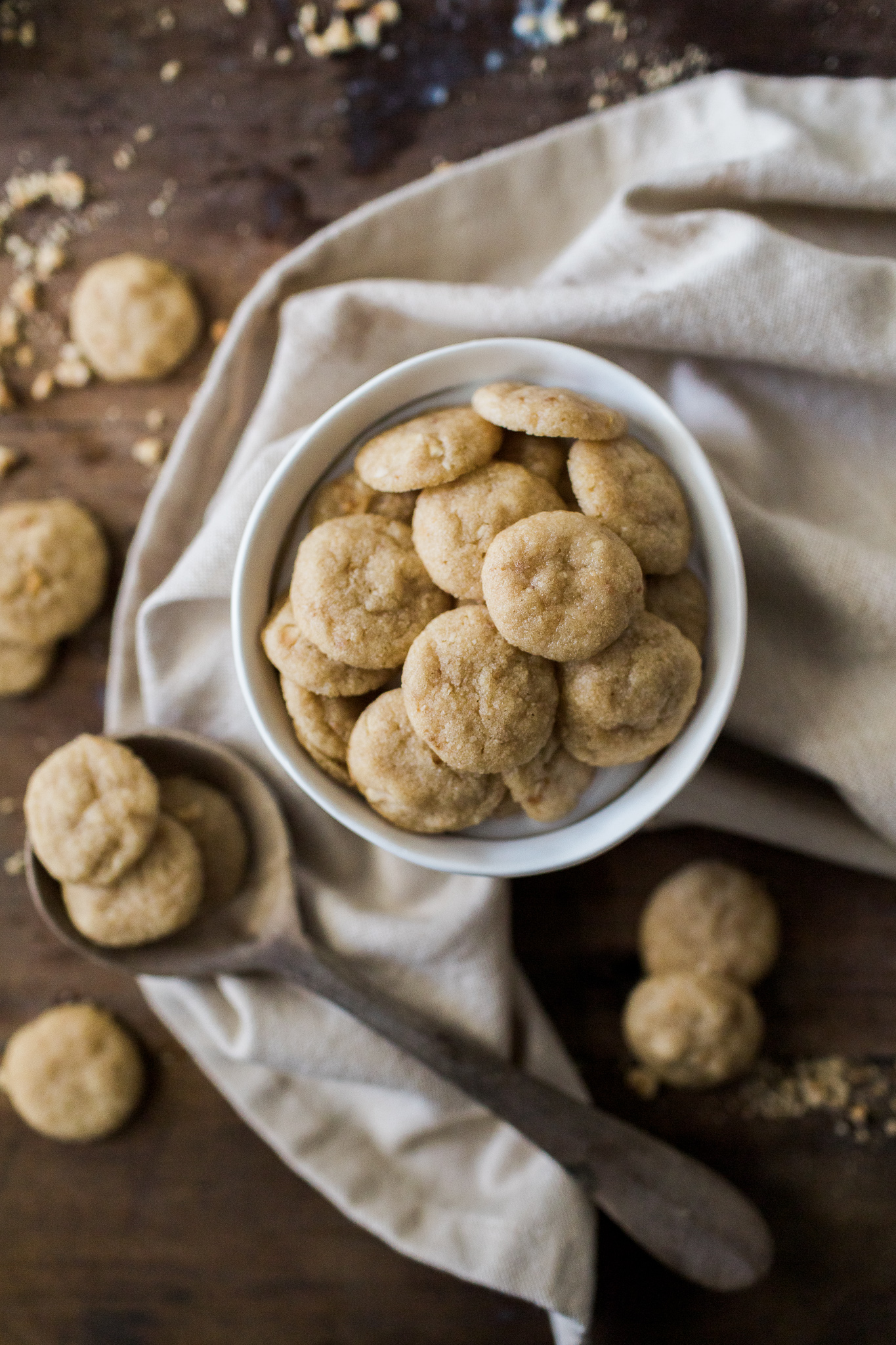 Hazelnut Cookie Acorns