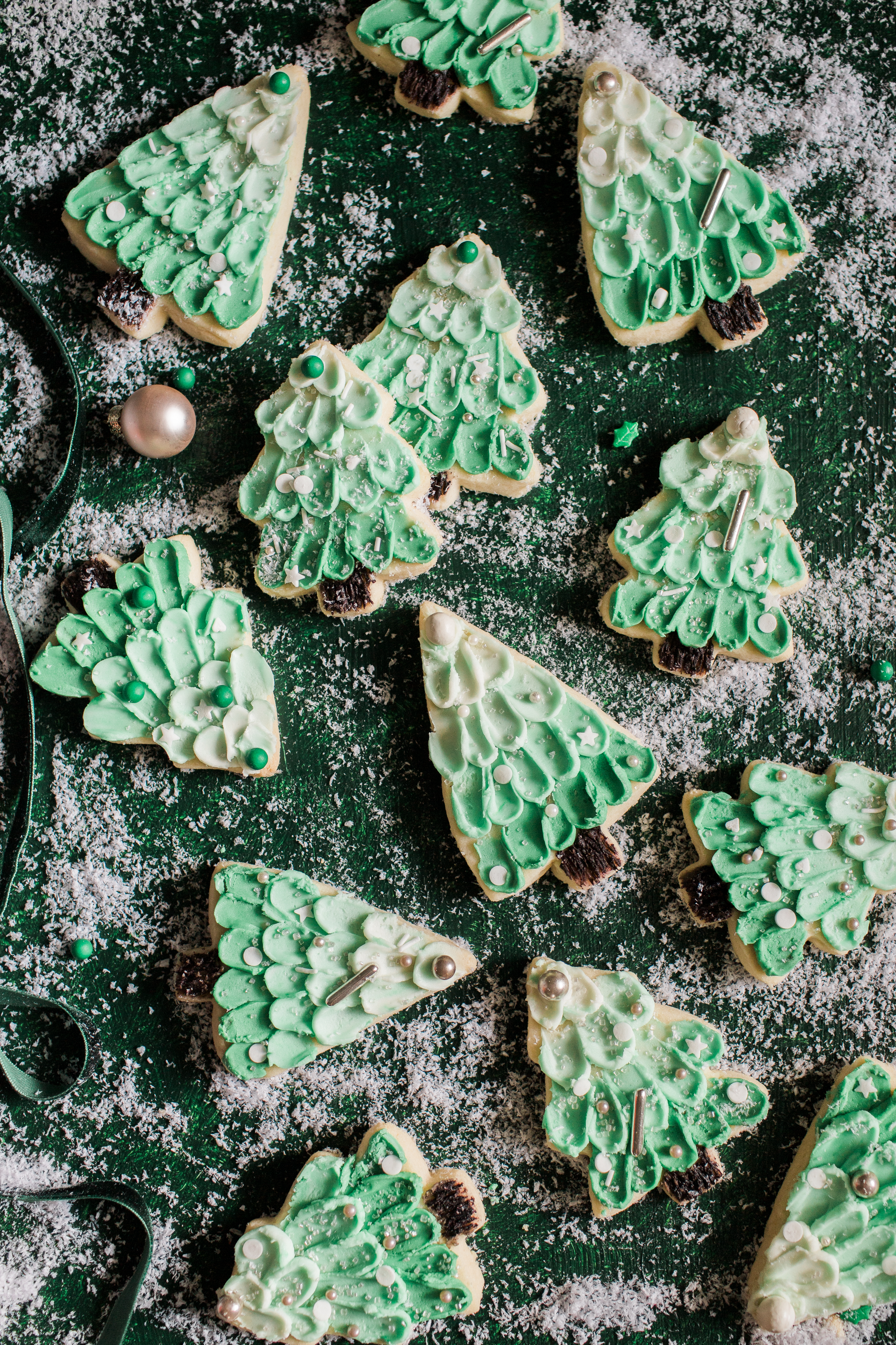 Painted Ombre Christmas Tree Cookies