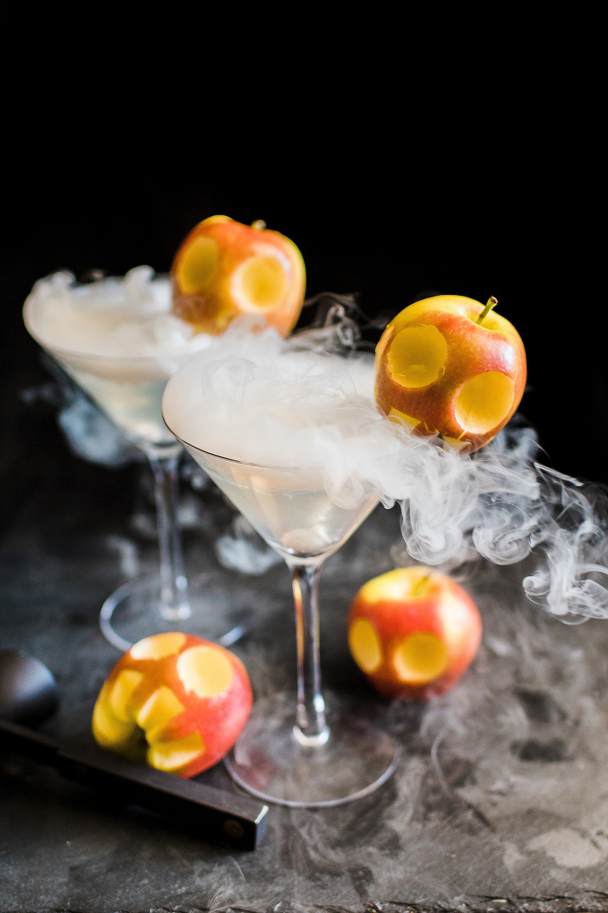 spooky cocktail dry ice ideas